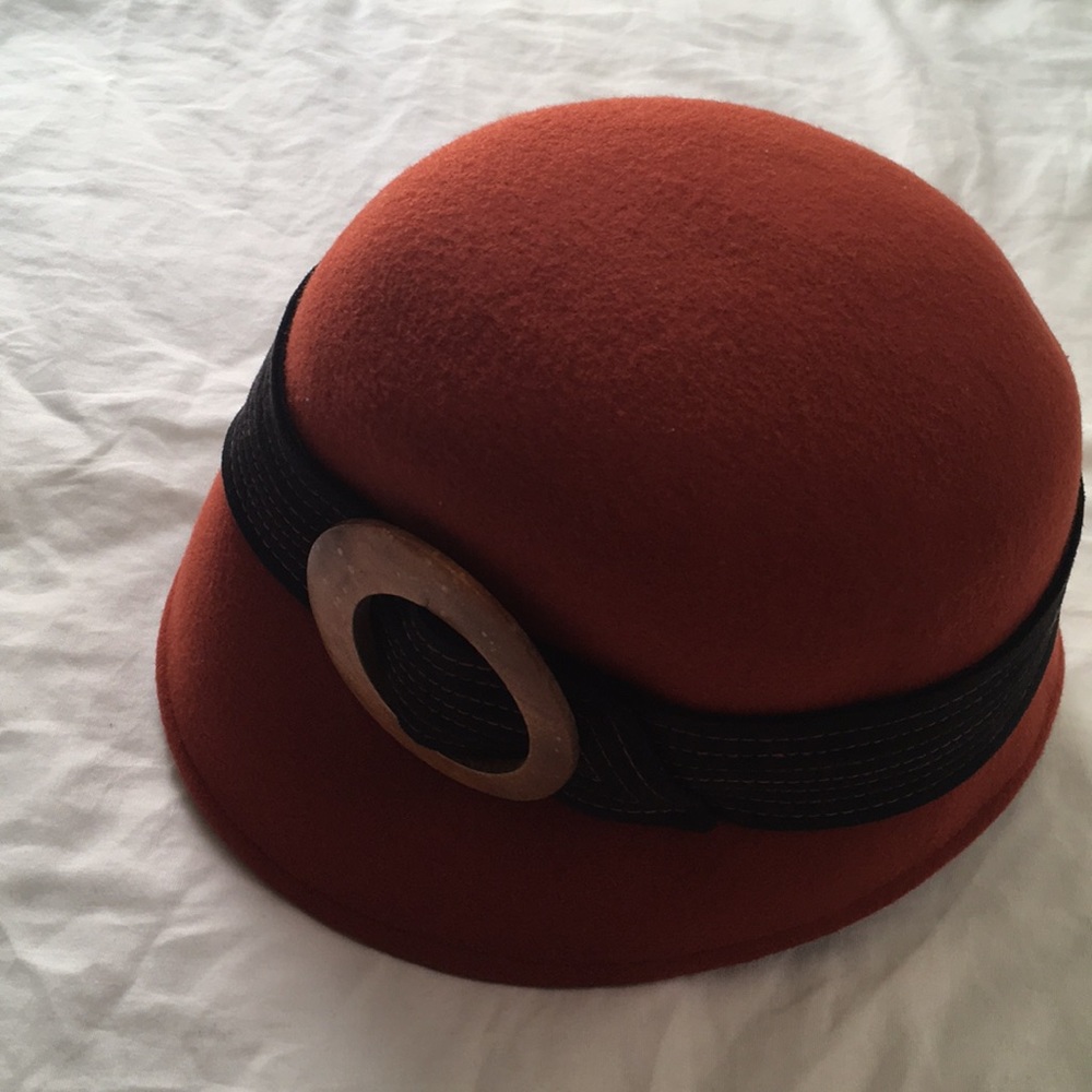 Burnt orange hat with buckle